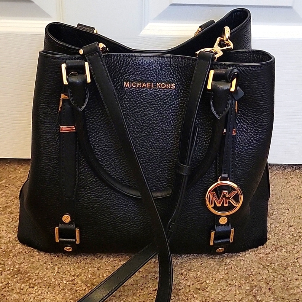 Michael Kors Bucket Satchel